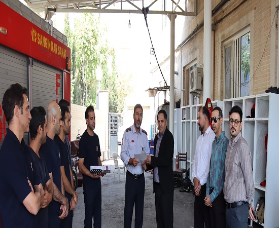 تقدیر از کارکنان ایستگاه آتش&zwnj;نشانی ۱۹ توسط معاون پشتیبانی و کمیته HSE دانشکده بهداشت